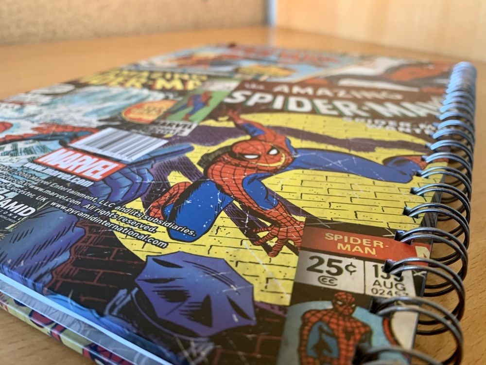 Caderno pautado colecionável - The Amazing Spider-Man (MARVEL)