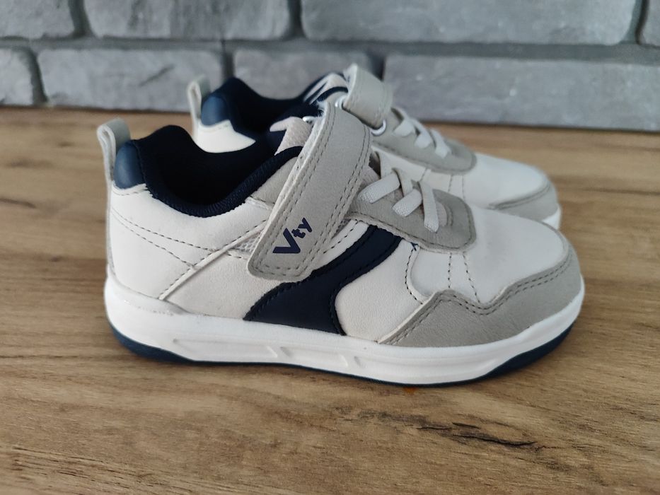 Buty sportowe adidasy 27