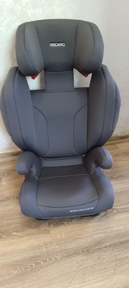 Продам автокрісло Recaro monza nova evo sf