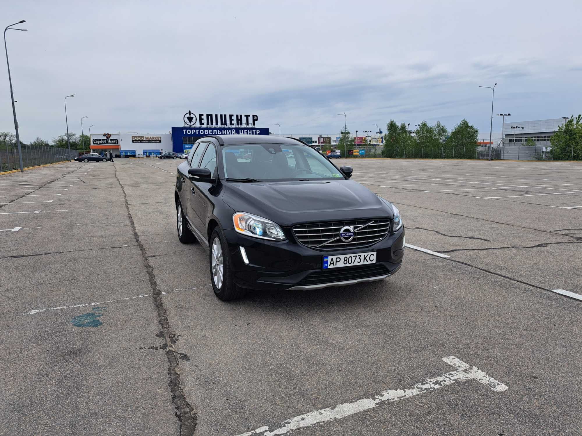 Volvo 2016 XC60 T5 AWD. 179000км. В отличном состоянии