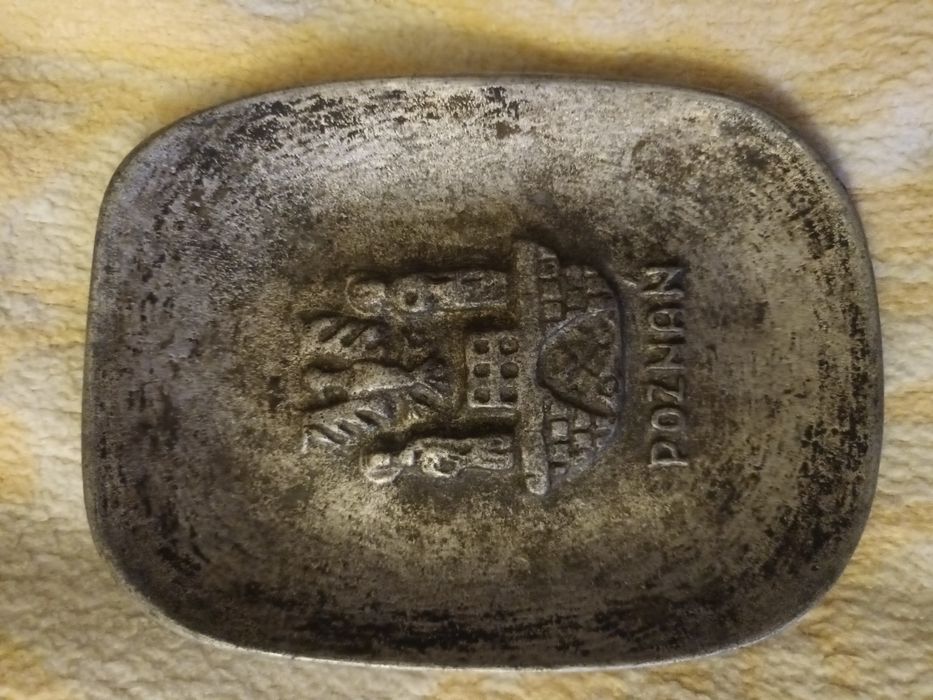 Pamiątkowa popielniczka.