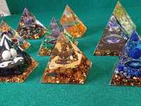Pirâmide Regeneradora de Transformação em Orgonite