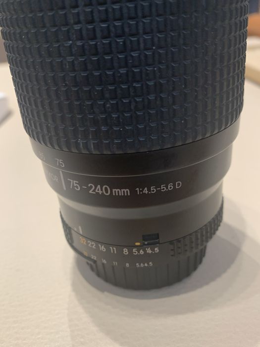 Lente Nikon AF NIKKOR 75-240mm 1:4.5-5.6 D totalmente funcional C/nova