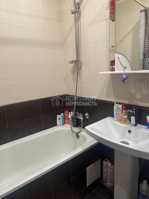 Продам 3к кв з гаражем вул.Ак.Павлова,319  522 мр Піски м.Салтівська