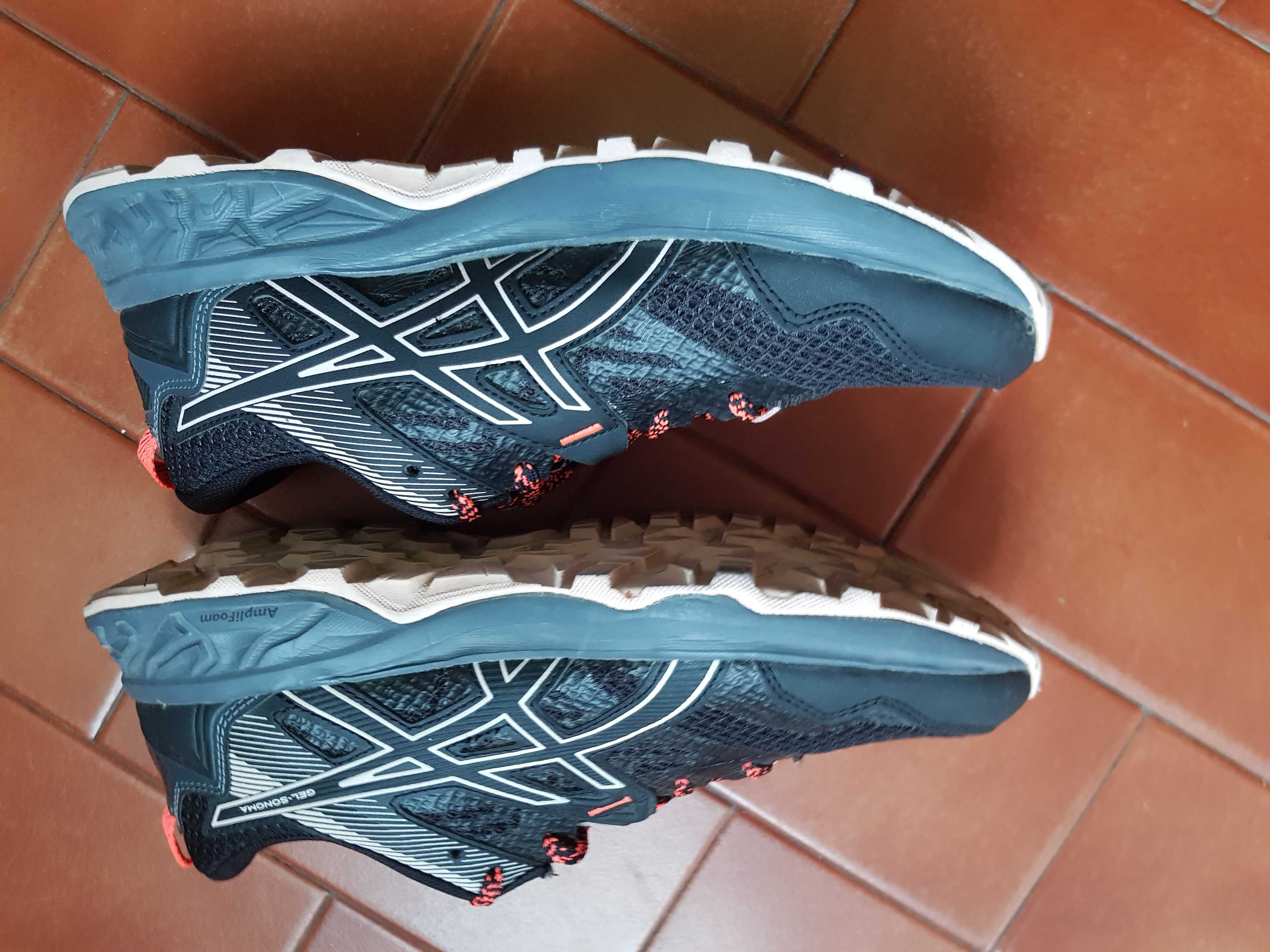 Ténis ASICS 39,5 como novos.