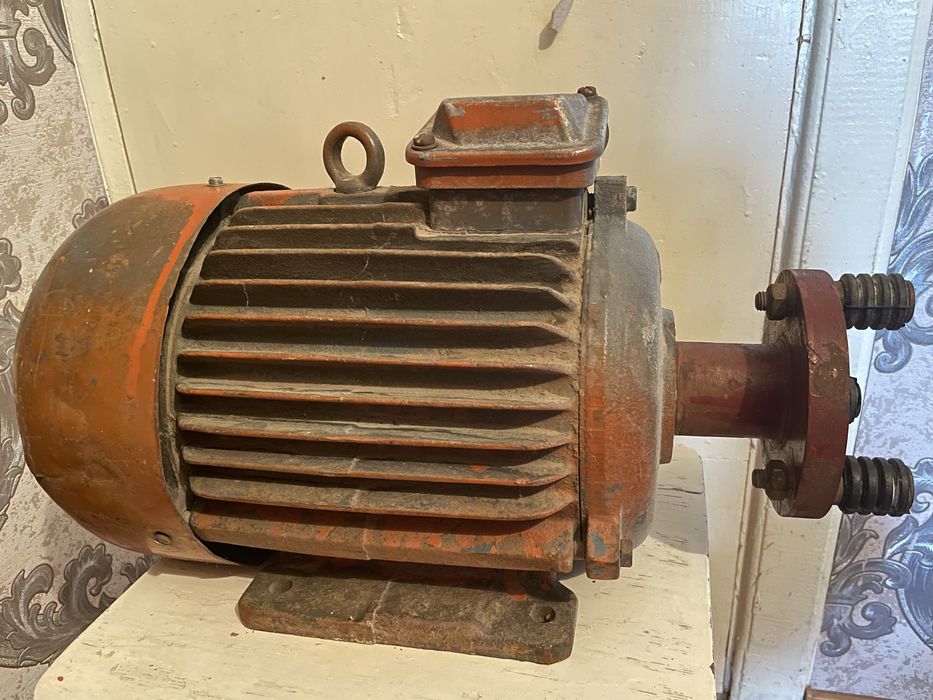 Электродвигатель асинхронный