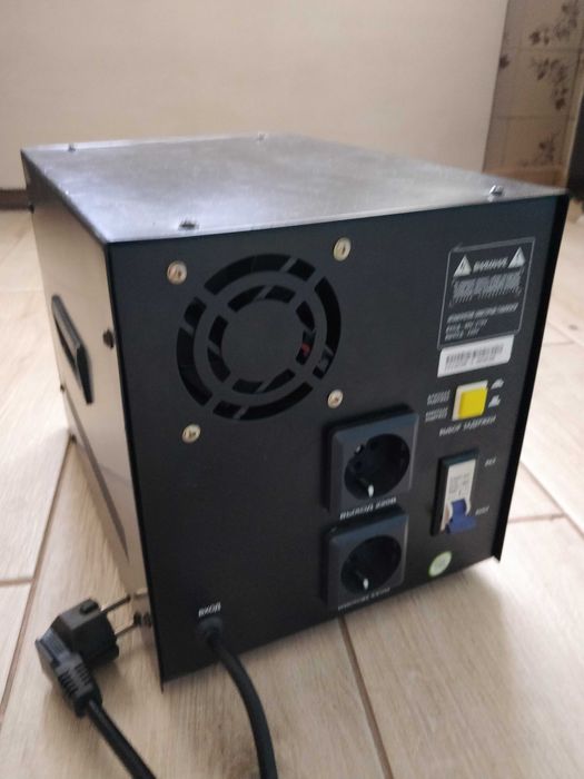 Стабилизатор напряжения СИМИСТОРНЫЙ Luxeon EDR- 3000 на 2,1 кВт