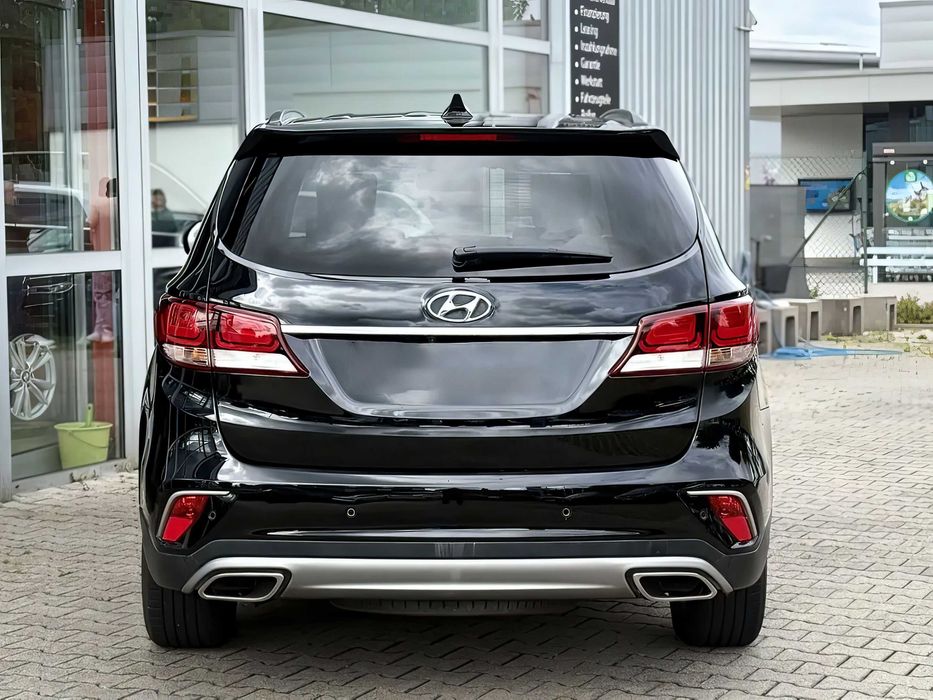 Hyundai Grand Santa Fe      2016
