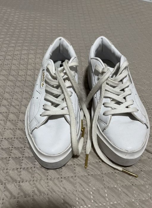 Sapatilhas, marca adidas