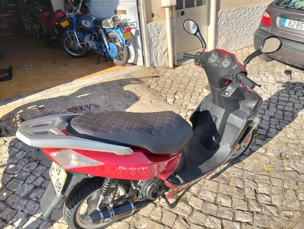 Peugeot sum up 125cc 2009