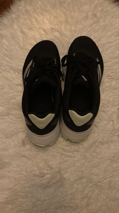 Tenis pretos adidas