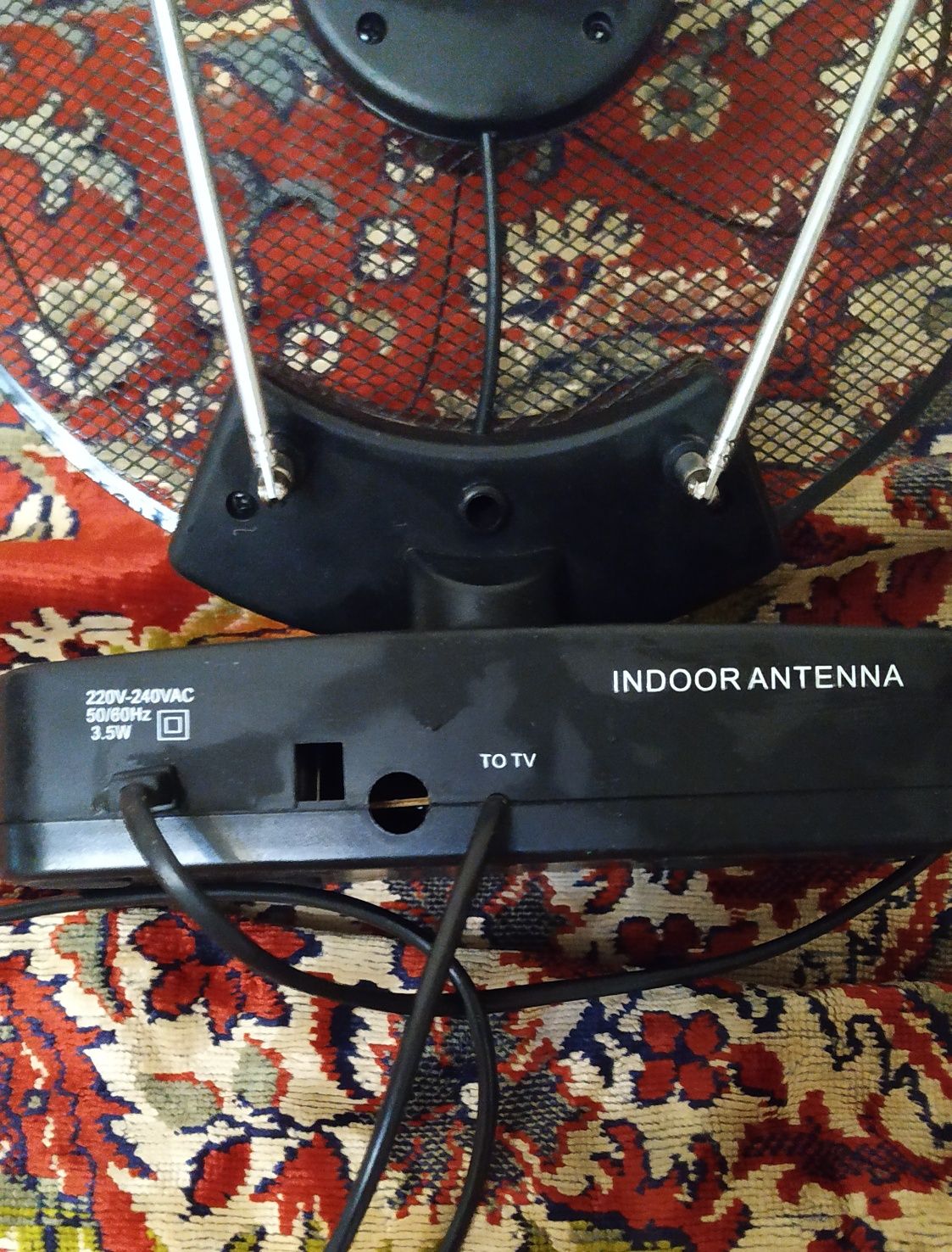 Антена з підсилювачем для телевізора