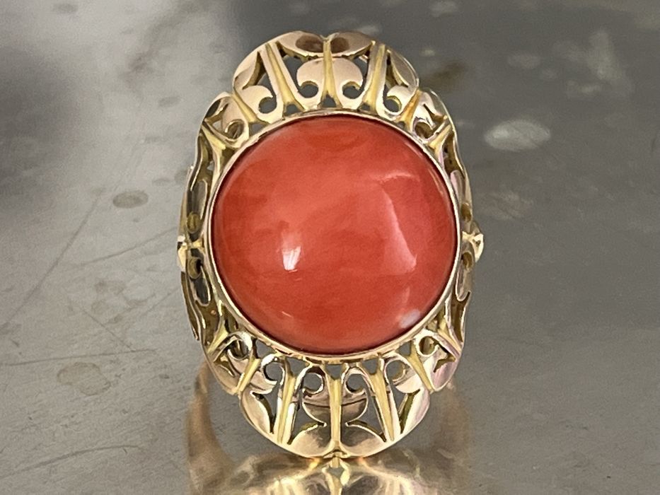 Zloty pierscionek z koralem PRL 14K - 12,7gr.