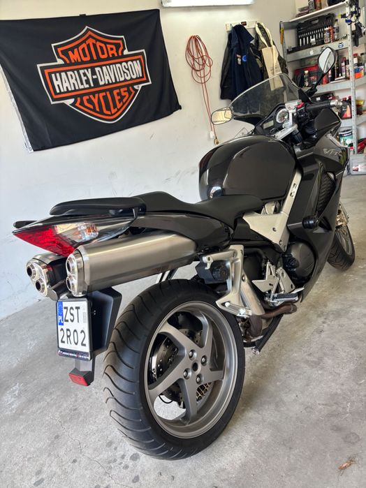 Honda VFR 800 lift