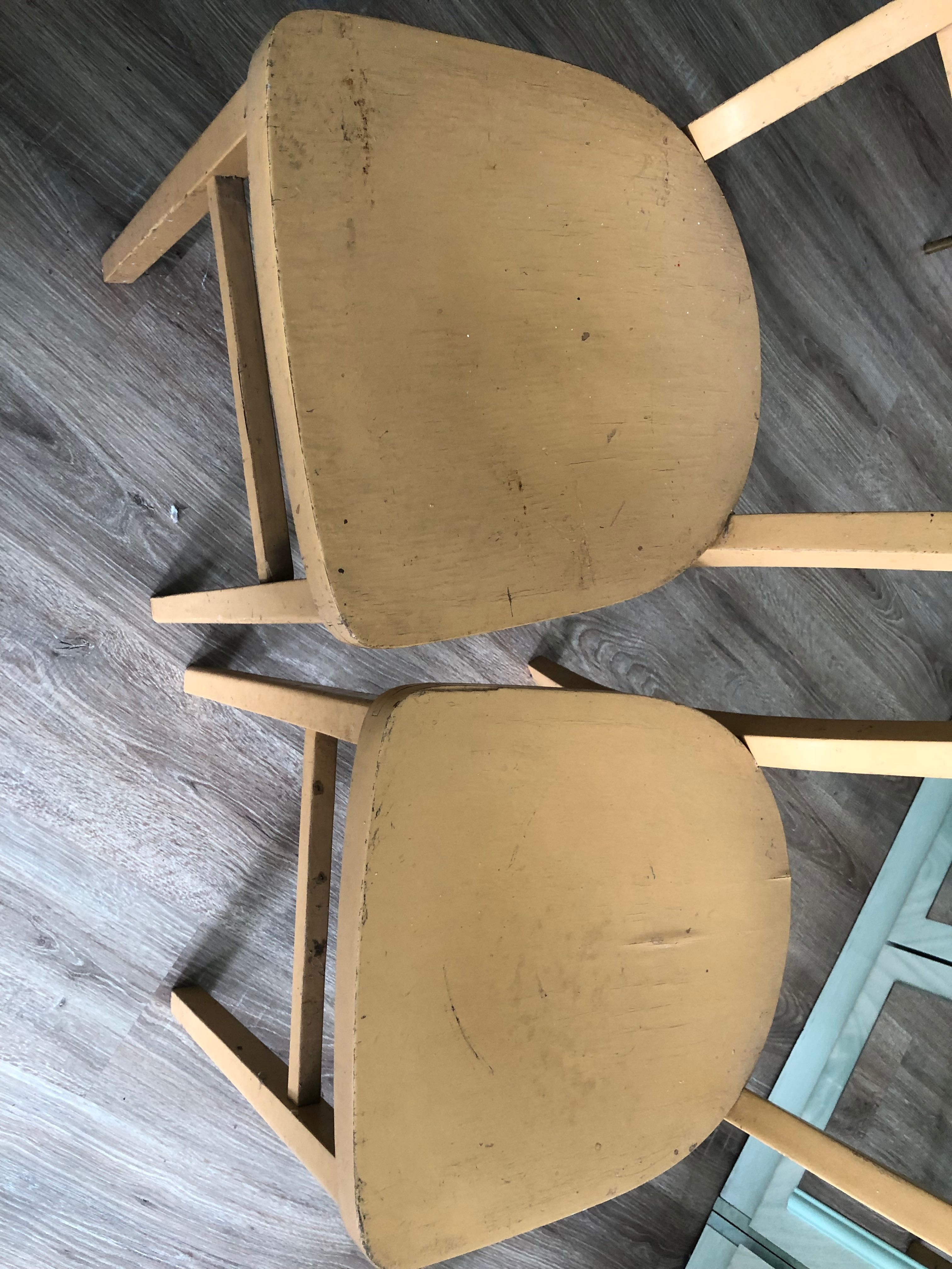 Krzesła drewniane 2 szt