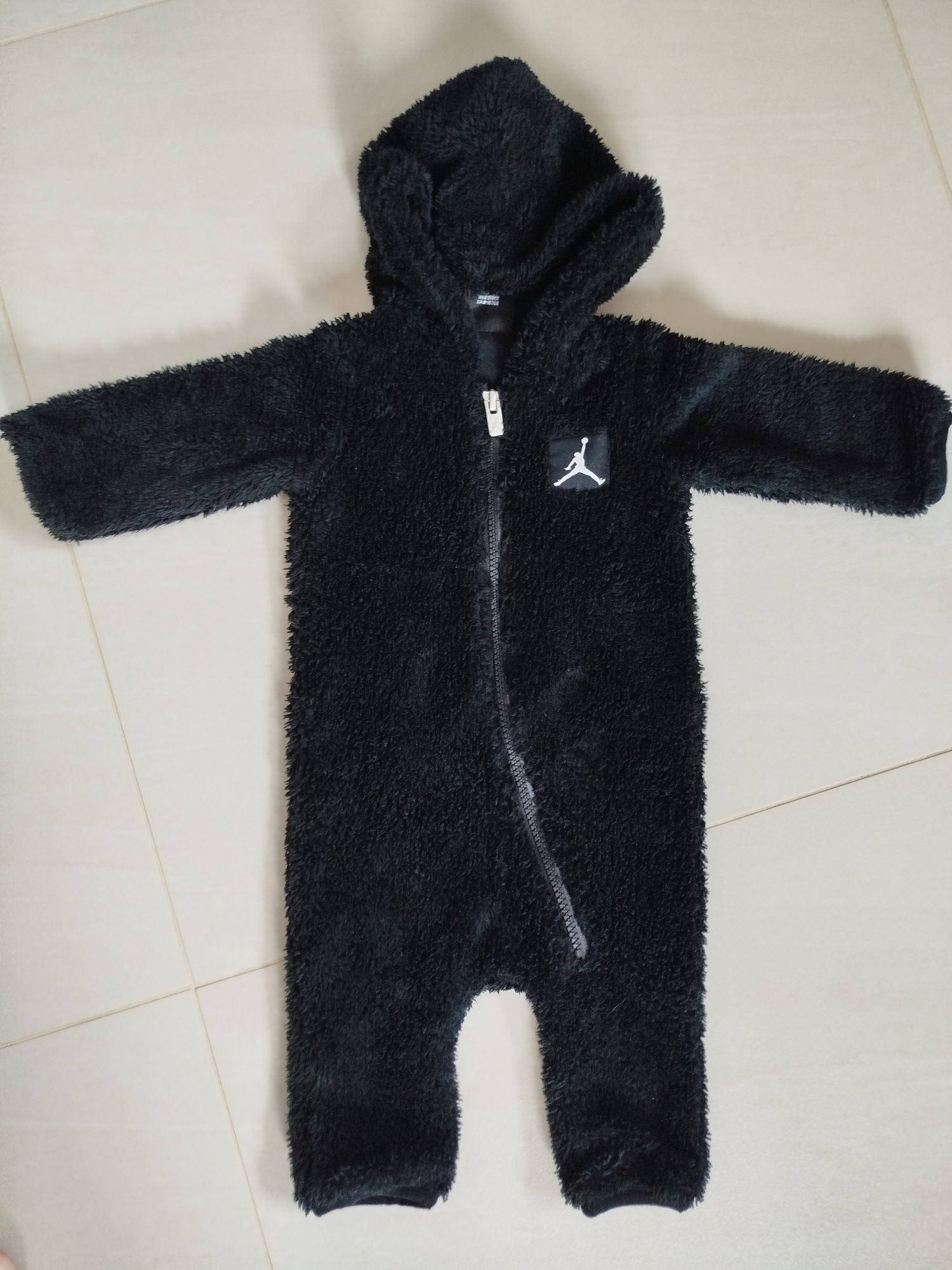 2 kombinezony dla chłopca Jordan i Cool Club r. 62