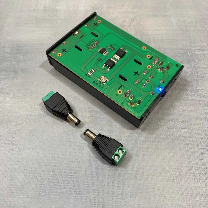 Надійний Повербанк Кейс 12-9-5В 15000мАг  для терміналу роутера камери