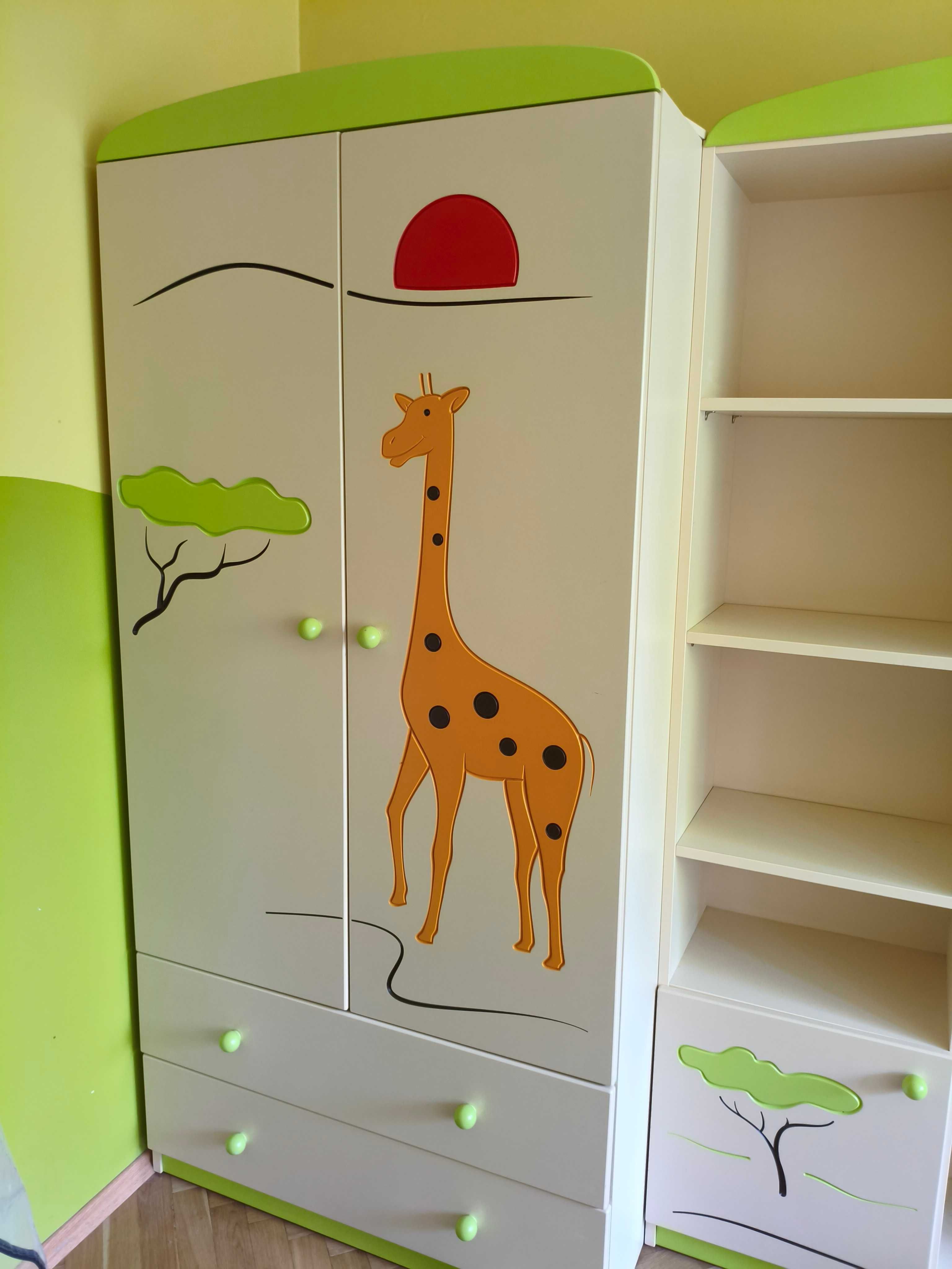 Meble Meblik Sawanna z biurkiem, fotelem, dywanikami i zasłonkami