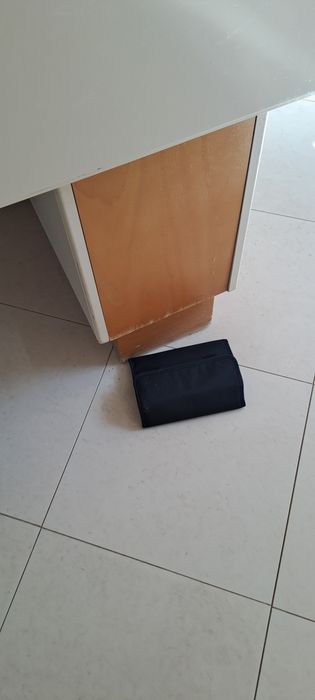 Movel de cozinha em estado razoável sem eletrodomésticos
