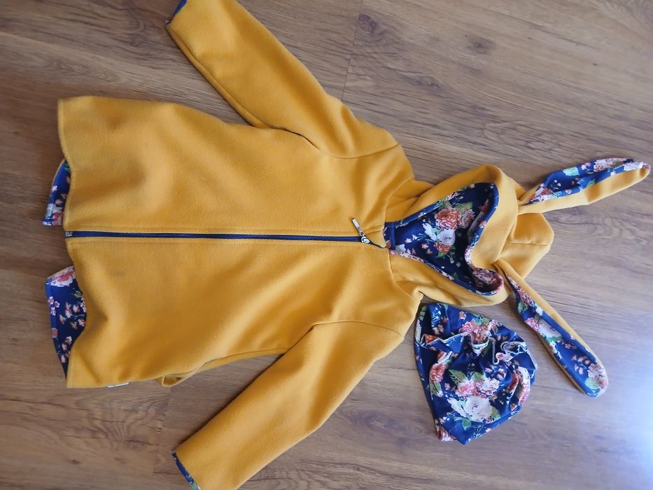 Płaszczyk i czapka dla dziewczynki