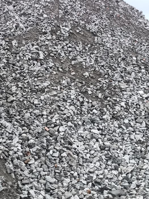 Gruz kruszony kruszywa drogowe ziemia ogrodowa