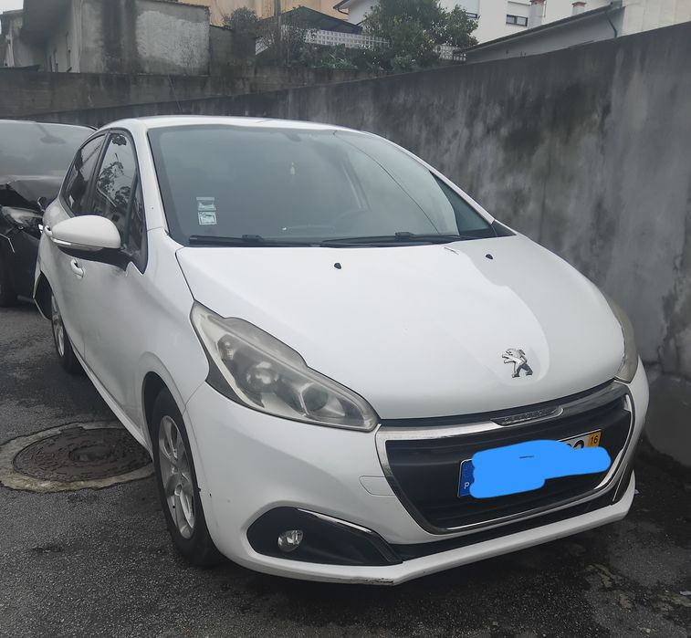 vendo Peugeot 208 1.2 VTI de 2016  nacional acidentado salvado