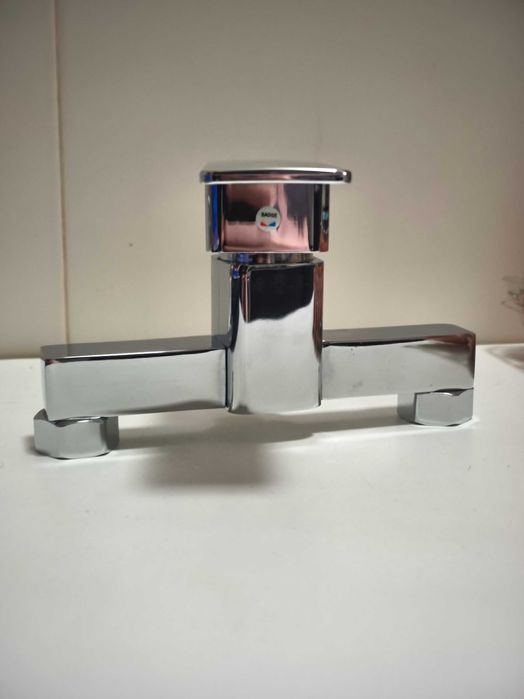 Torneira Misturadora Casa de Banho