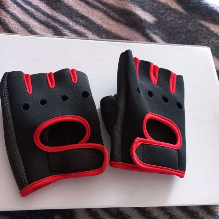 Rękawiczki neoprenowe sportowe do ćwiczeń  nowe