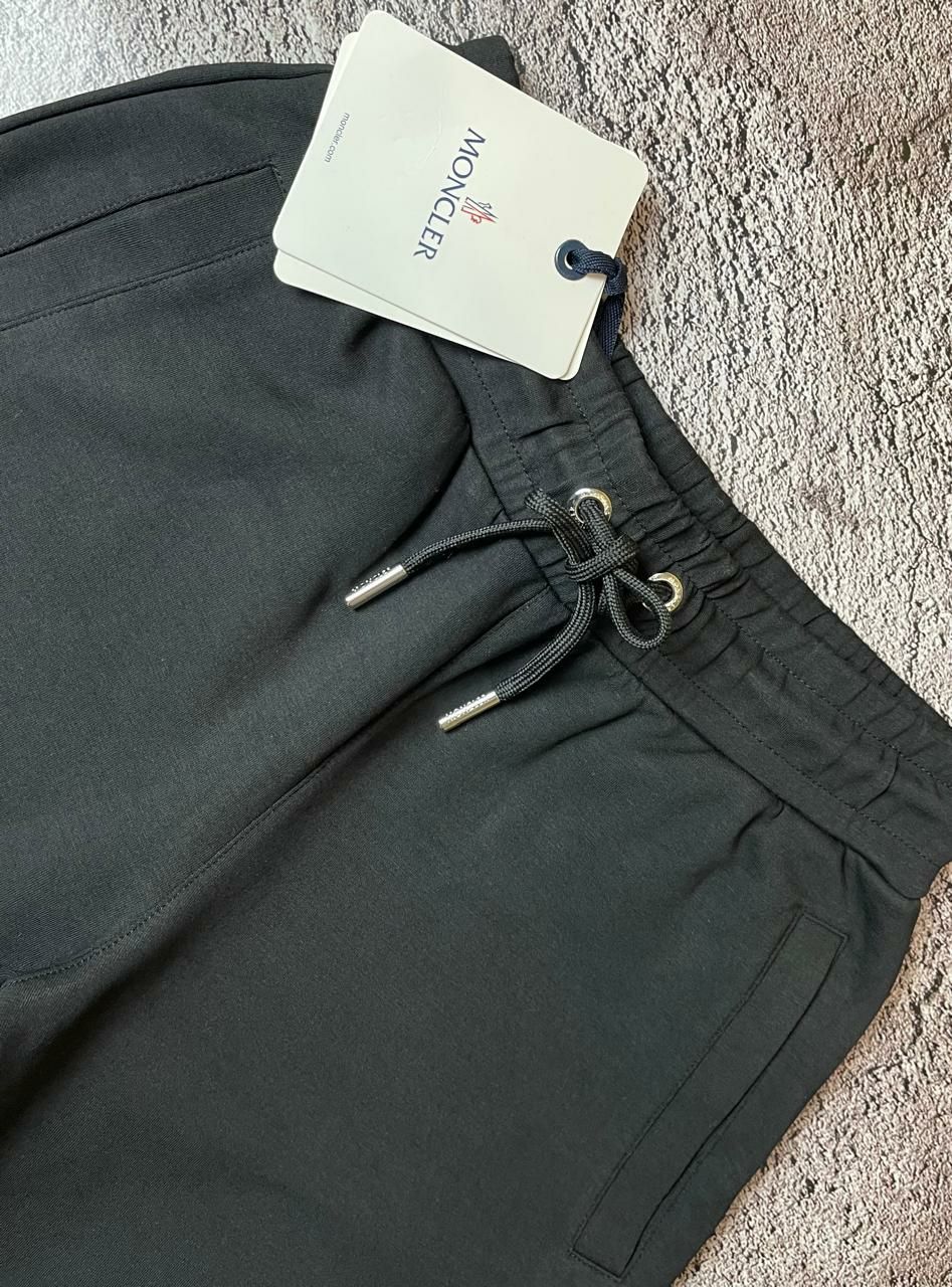 Шорти Moncler. Шорти спортивні