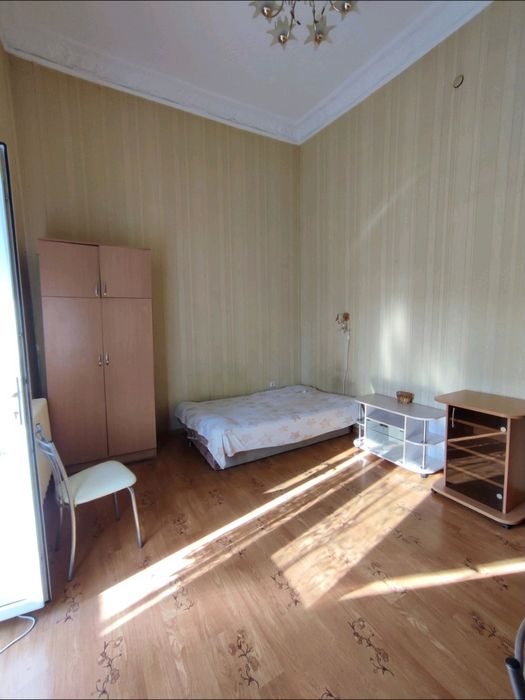 Продам 1 комнатную квартиру в центре недорого