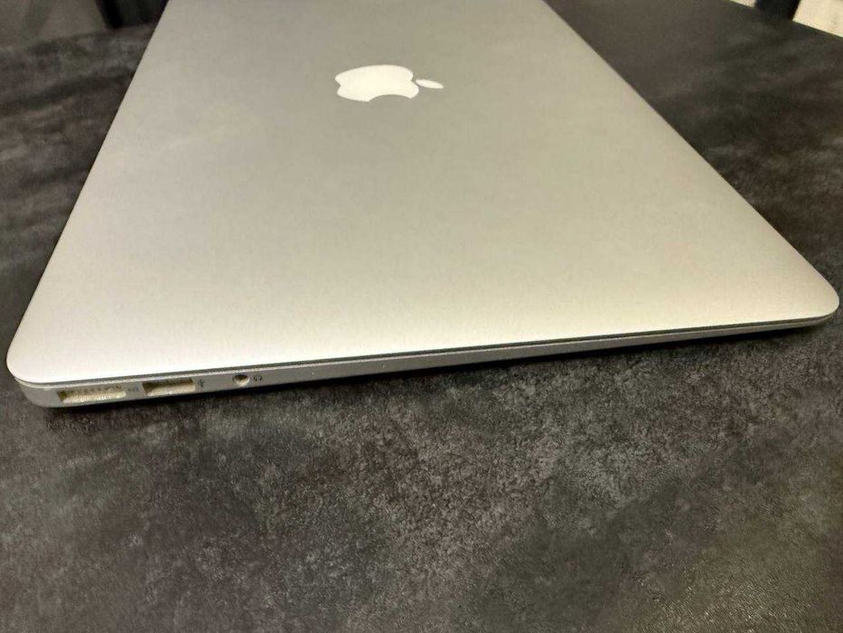 MacBook Air 13 2014 core i5 4ram 128Gb