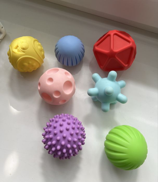 Дитячі іграшки для вашої малечі , можна й одним лотом