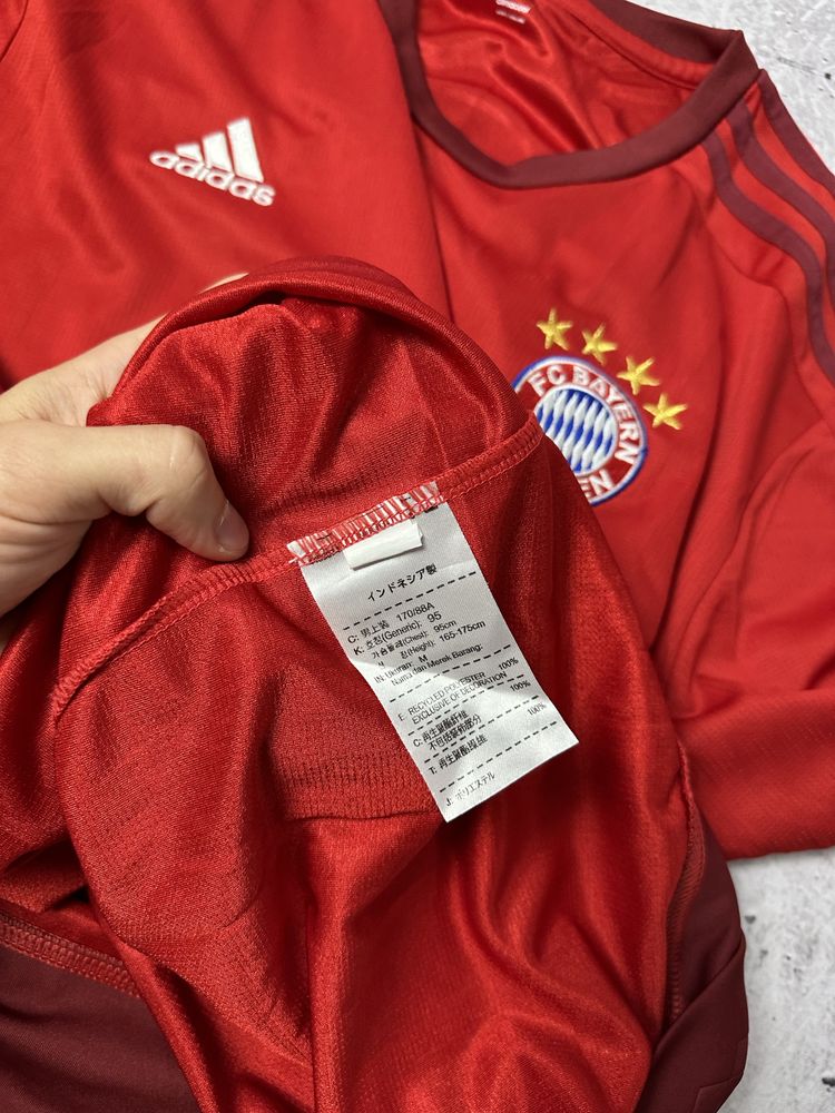 Adidas T Shirt FC Bayern  Size XL
