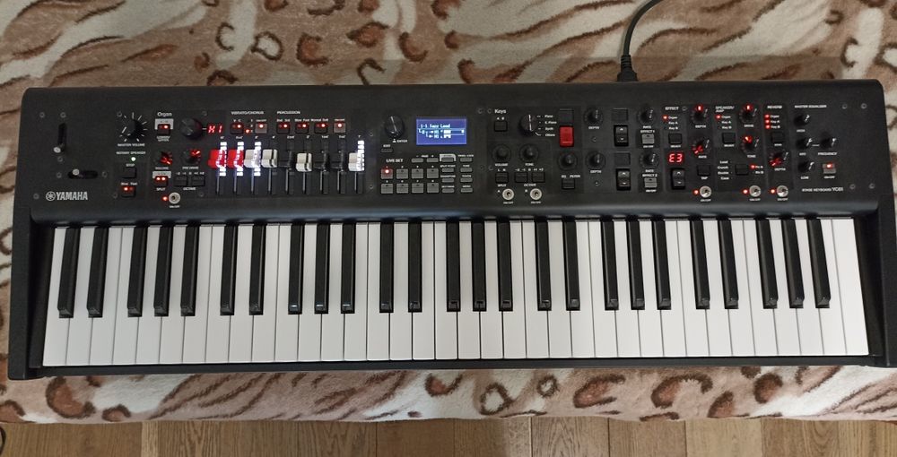 Yamaha yc 61 stage keyboard