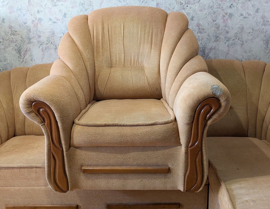 Віддам безкоштовно крісло