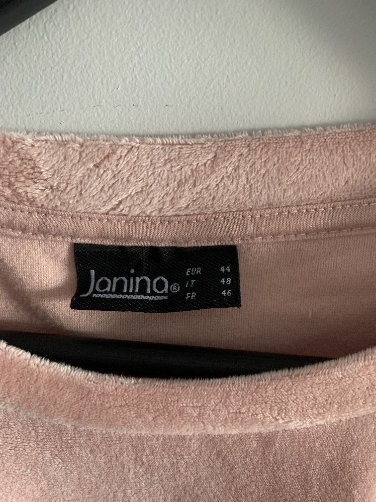 Janina welurowa bluza w kolorze pudrowego różu. Rozmiar 44