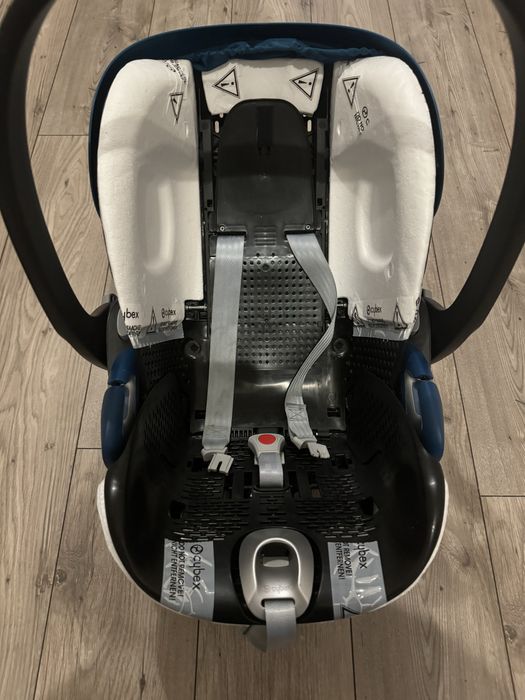 Foteliki Cybex cloud z i size i cybex sirona plus baza