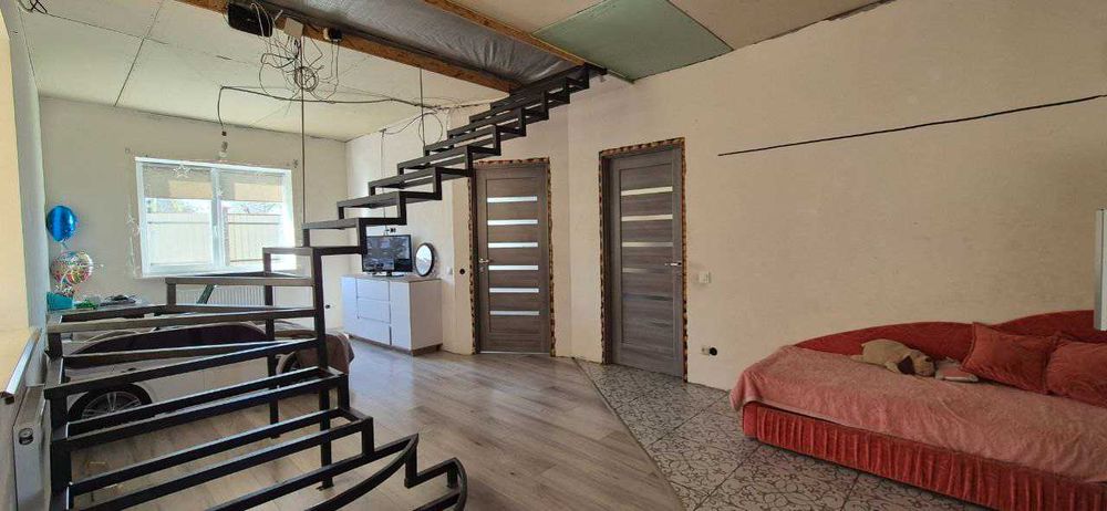 Продаж.Будинок, Завжди єсть світло з ремонтом с. Дубіївка Центр