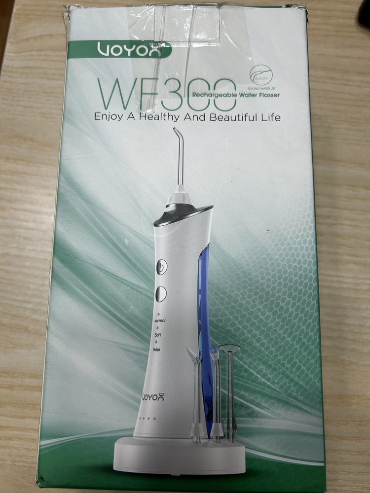 VOYOR WF300 bezprzewodowy irygator do jamy ustnej 4 końcówki 360° IPX7