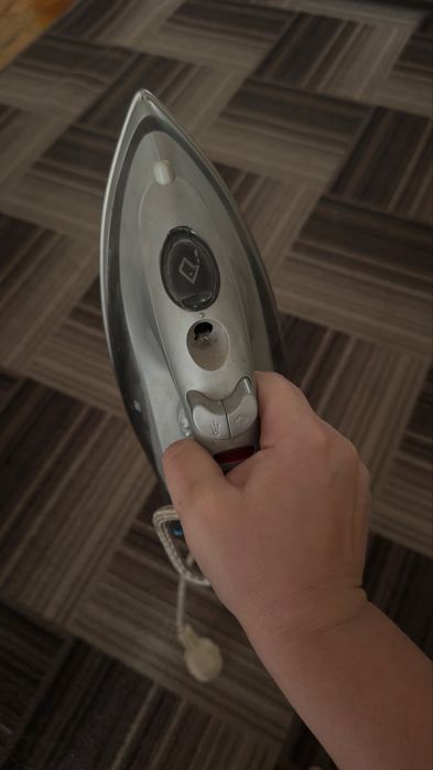 Продам утюг с паром