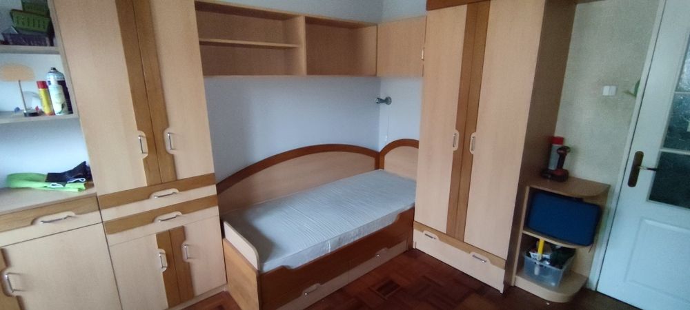 Meble do  pokoju z łóżkiem