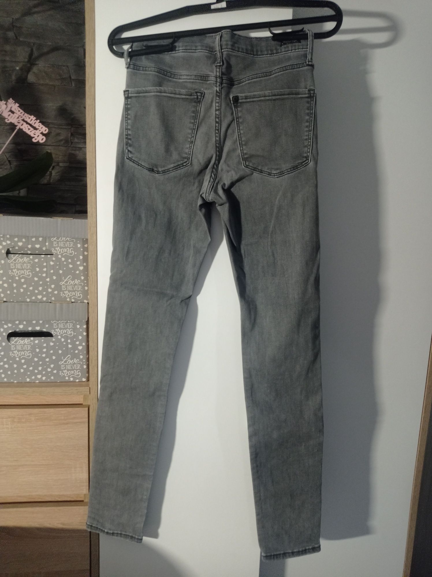 Szare spodnie Denim z H&M