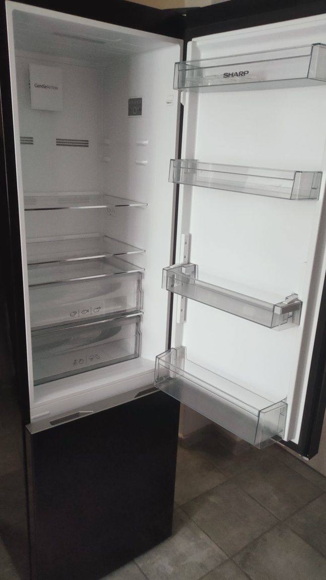 Lodówka Sharp używana