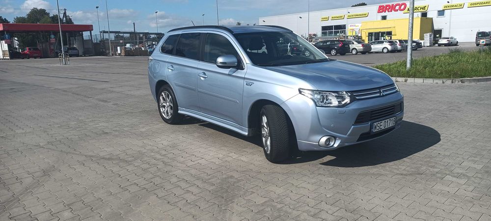 Mitsubishi Outlander 2.0 PHEV hybryda 4x4