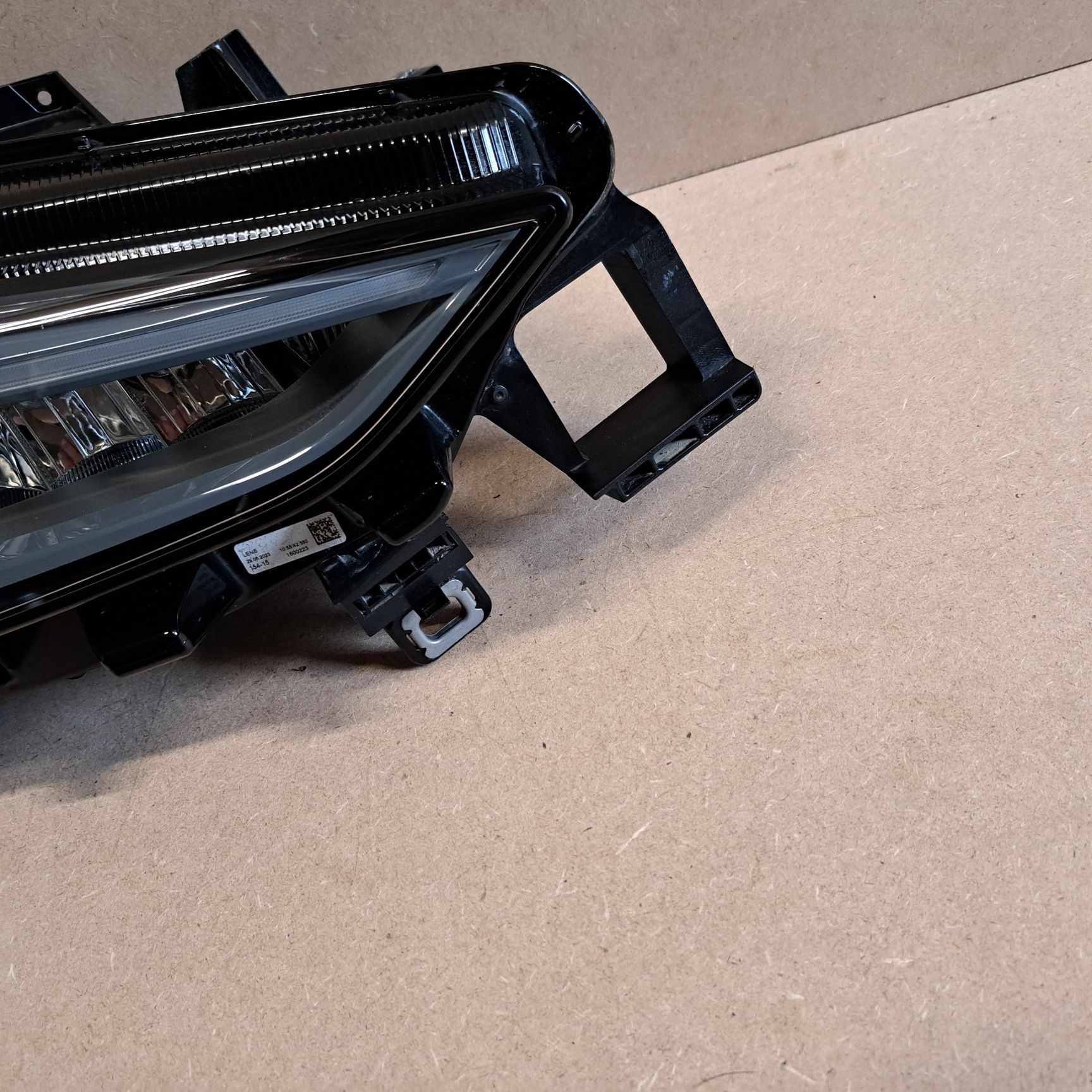 Lampa reflektor full led cupra born prawy europa