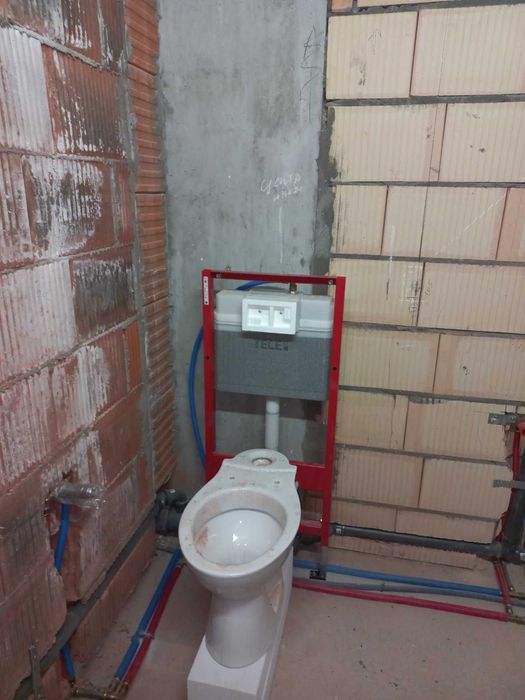 Сантехник. Установка бойлера.