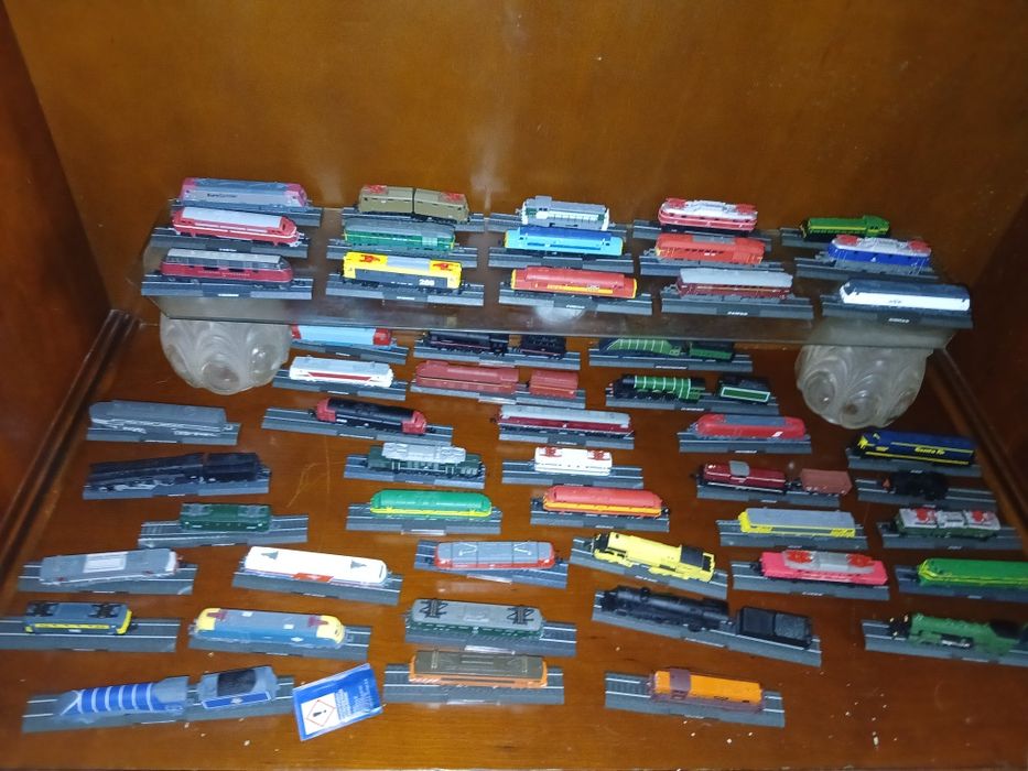 Coleção 50 locomotiva comboios por  9 € cada