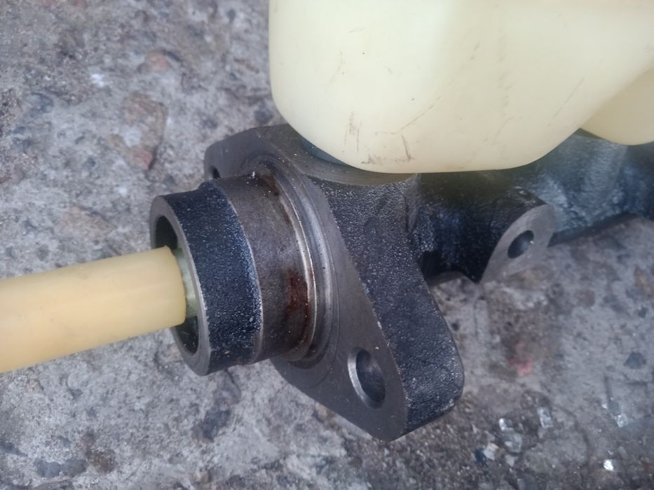 Оригинальный главный тормозной цилиндр на МОСКВИЧ 2140