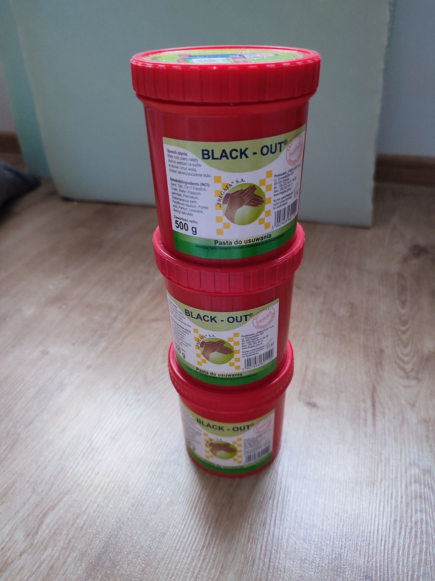 Kremy LINDESA K, NIVEA, mydło Luksja, wazelina Ziaja, pasta BLACK OUT