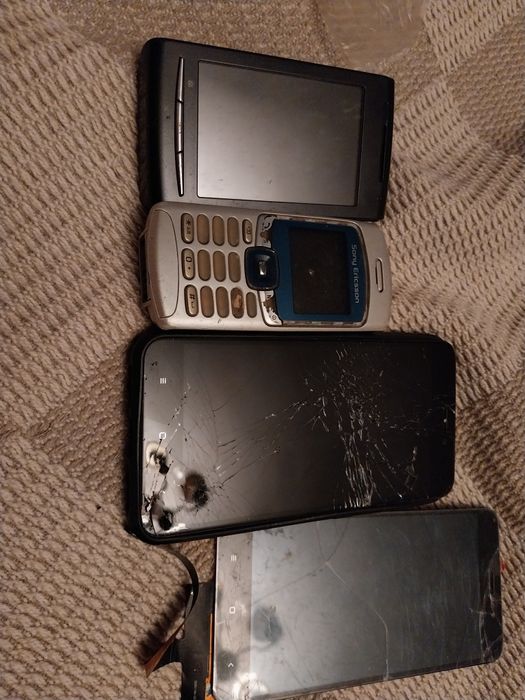 Telefonowy złom, 2 działają